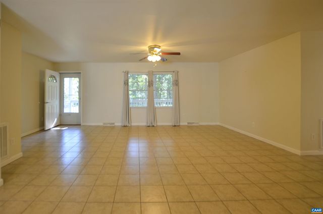 864 BILLY B RD, Louisa, VA 23093