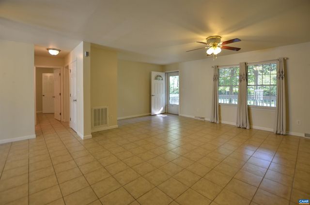 864 BILLY B RD, Louisa, VA 23093