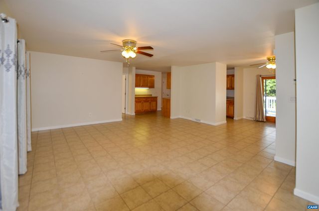 864 BILLY B RD, Louisa, VA 23093