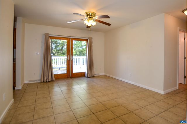 864 BILLY B RD, Louisa, VA 23093