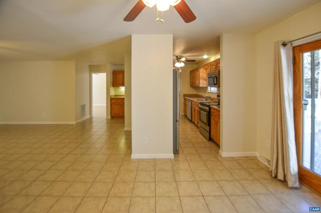 864 BILLY B RD, Louisa, VA 23093