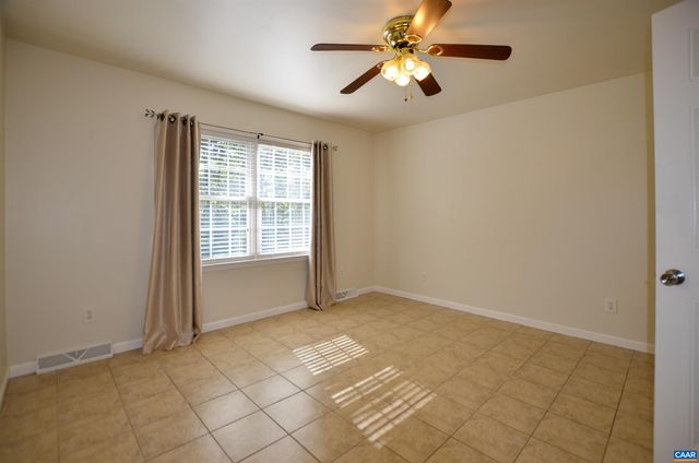 864 BILLY B RD, Louisa, VA 23093