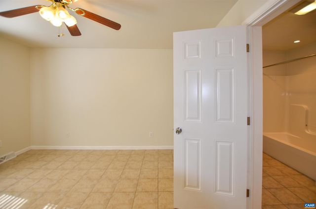 864 BILLY B RD, Louisa, VA 23093