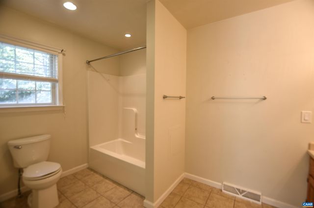 864 BILLY B RD, Louisa, VA 23093
