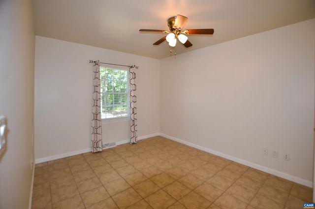 864 BILLY B RD, Louisa, VA 23093
