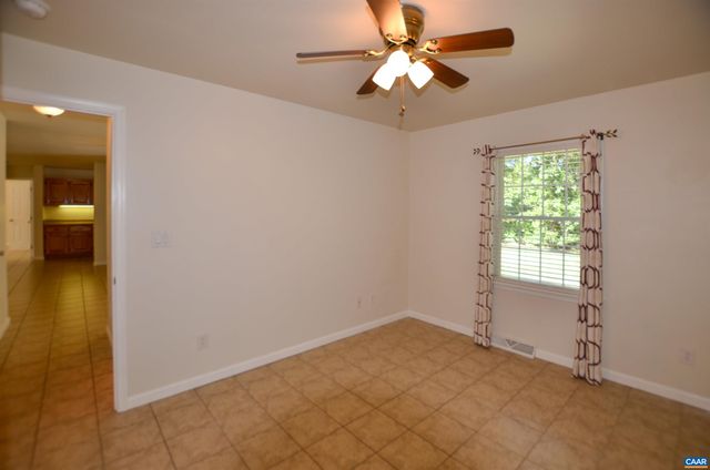 864 BILLY B RD, Louisa, VA 23093