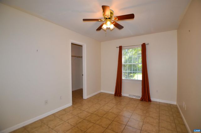 864 BILLY B RD, Louisa, VA 23093