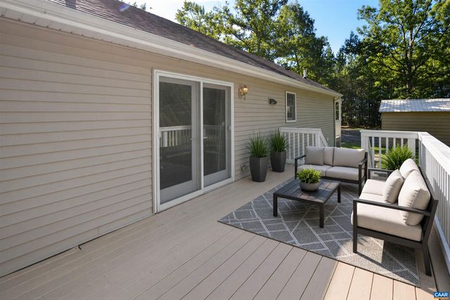 864 BILLY B RD, Louisa, VA 23093