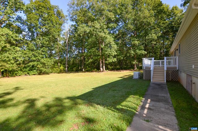 864 BILLY B RD, Louisa, VA 23093