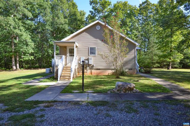 864 BILLY B RD, Louisa, VA 23093