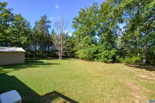 864 BILLY B RD, Louisa, VA 23093