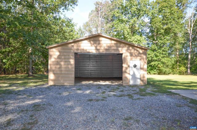 864 BILLY B RD, Louisa, VA 23093