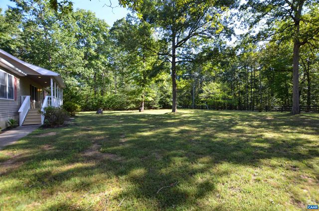 864 BILLY B RD, Louisa, VA 23093