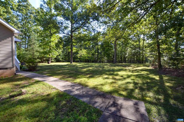 864 BILLY B RD, Louisa, VA 23093