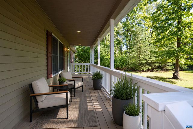 864 BILLY B RD, Louisa, VA 23093