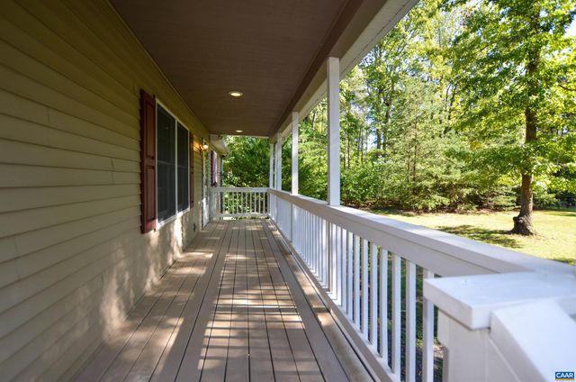 864 BILLY B RD, Louisa, VA 23093