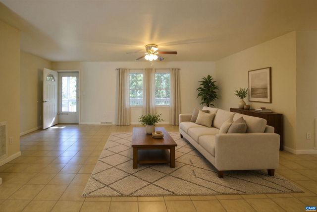 864 BILLY B RD, Louisa, VA 23093