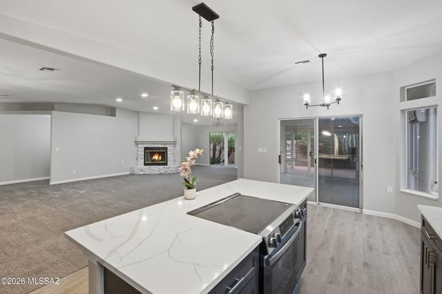 1202 N La Canoa, Green Valley, AZ 85614