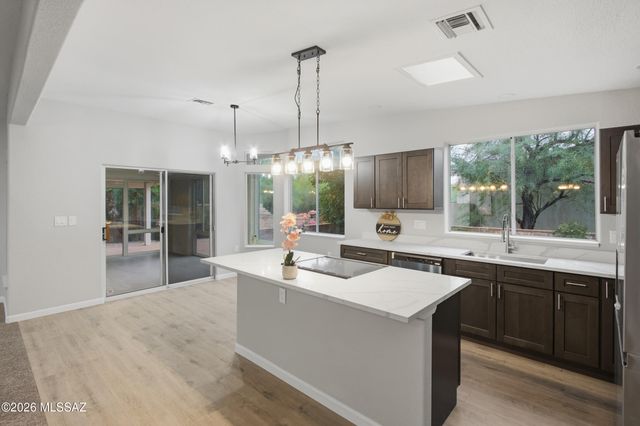 1202 N La Canoa, Green Valley, AZ 85614