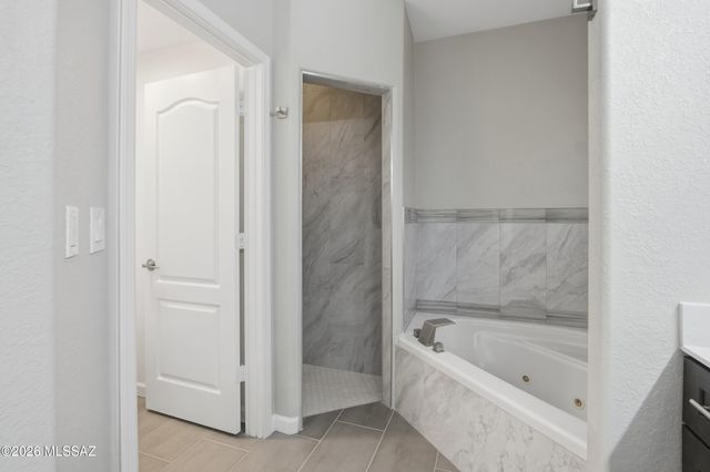 1202 N La Canoa, Green Valley, AZ 85614