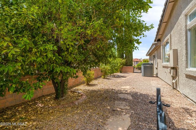 1202 N La Canoa, Green Valley, AZ 85614