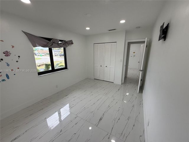 11100 NW 21st St, Sunrise, FL 33322