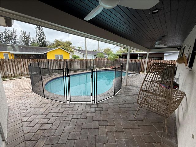 11100 NW 21st St, Sunrise, FL 33322