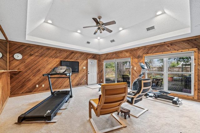 353 COLONIAL RD, Memphis, TN 38117