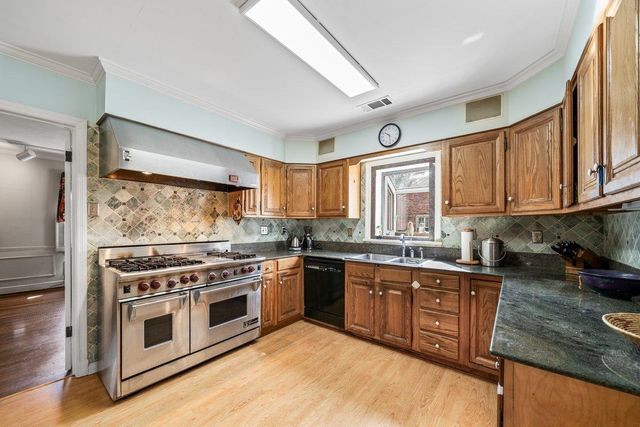 353 COLONIAL RD, Memphis, TN 38117