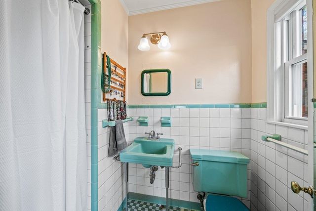 353 COLONIAL RD, Memphis, TN 38117