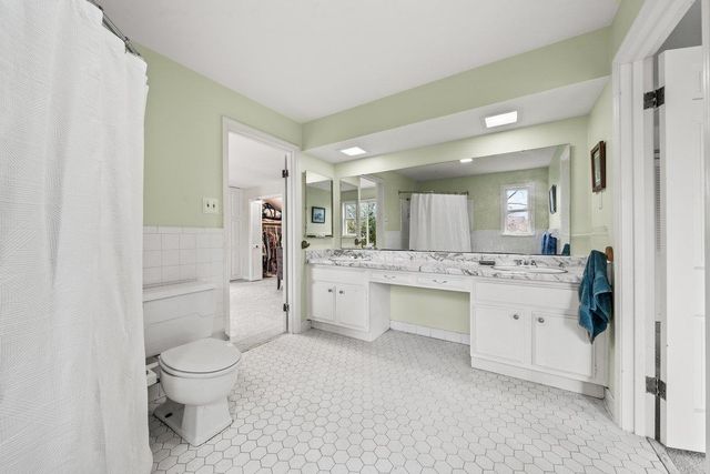 353 COLONIAL RD, Memphis, TN 38117