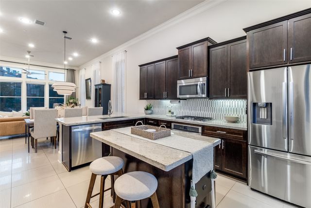 723 S Cesar Chavez Boulevard, Dallas, TX 75201