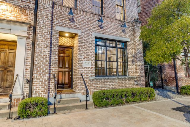 723 S Cesar Chavez Boulevard, Dallas, TX 75201