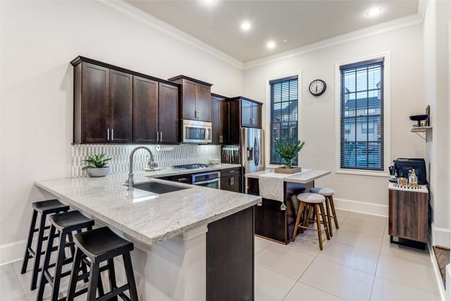 723 S Cesar Chavez Boulevard, Dallas, TX 75201