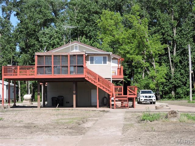 334 N River Rd, Elsberry, MO 63343