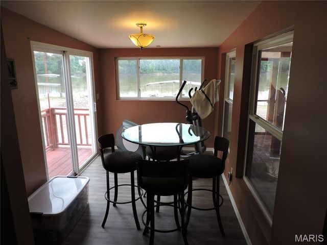 334 N River Rd, Elsberry, MO 63343