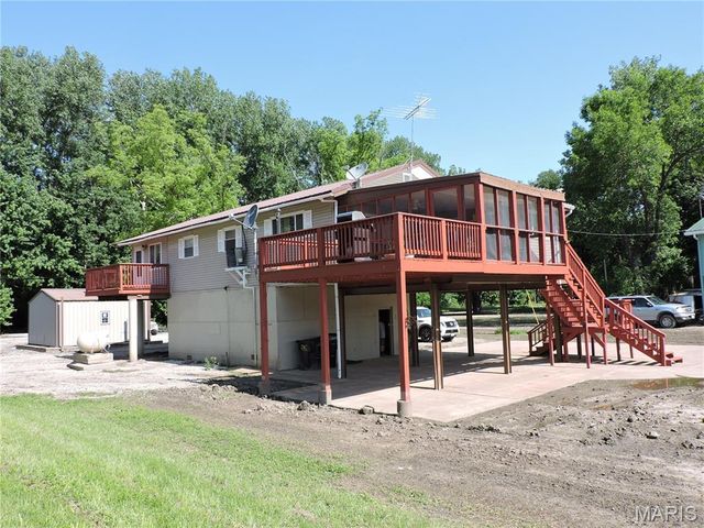 334 N River Rd, Elsberry, MO 63343