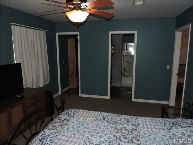 334 N River Rd, Elsberry, MO 63343