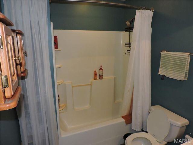 334 N River Rd, Elsberry, MO 63343