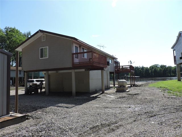 334 N River Rd, Elsberry, MO 63343
