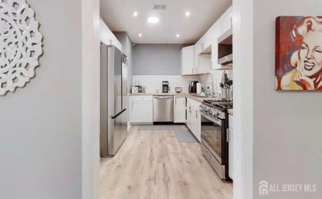 194 College Drive, Edison, NJ 08817