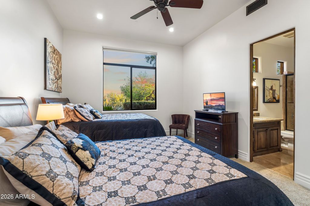 Image 35 of property listing at 8728 E CAMINO DEL MONTE --, Scottsdale, AZ 85255