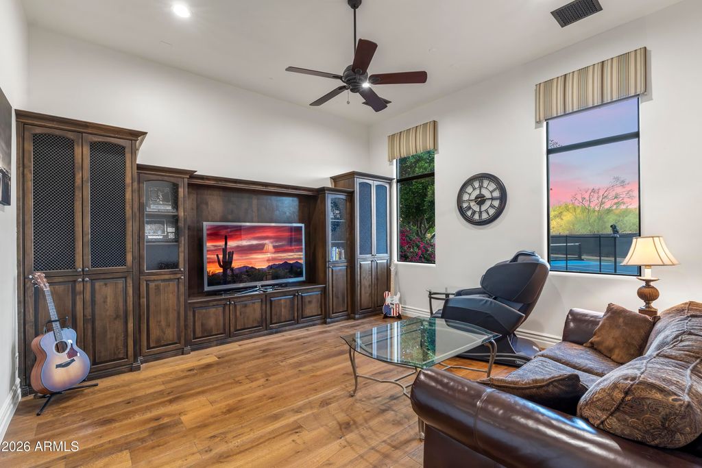 Image 37 of property listing at 8728 E CAMINO DEL MONTE --, Scottsdale, AZ 85255
