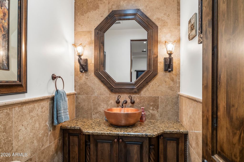 Image 45 of property listing at 8728 E CAMINO DEL MONTE --, Scottsdale, AZ 85255