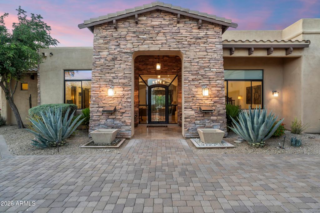 Image 7 of property listing at 8728 E CAMINO DEL MONTE --, Scottsdale, AZ 85255