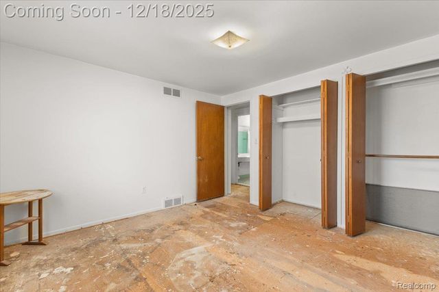 13227 Grand Haven Drive, Sterling Heights, MI 48312