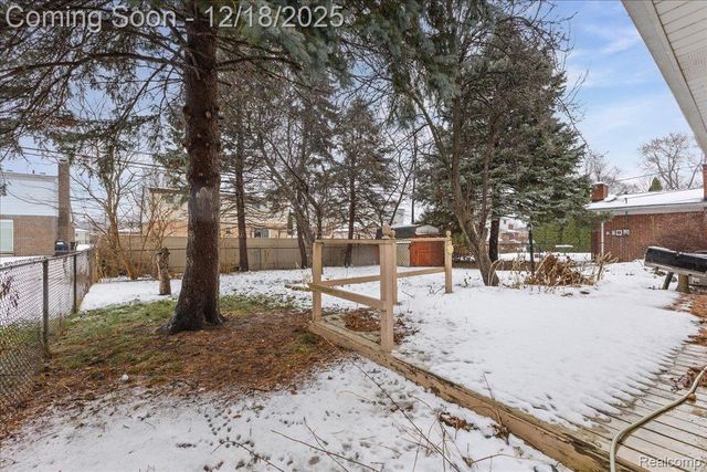 13227 Grand Haven Drive, Sterling Heights, MI 48312