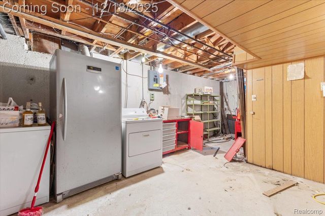 13227 Grand Haven Drive, Sterling Heights, MI 48312