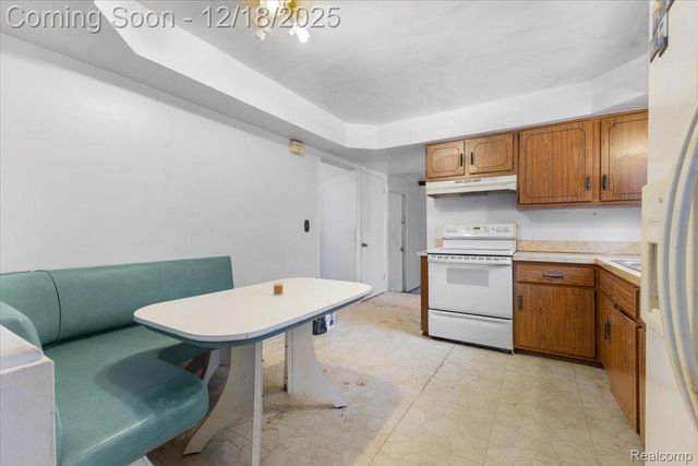 13227 Grand Haven Drive, Sterling Heights, MI 48312