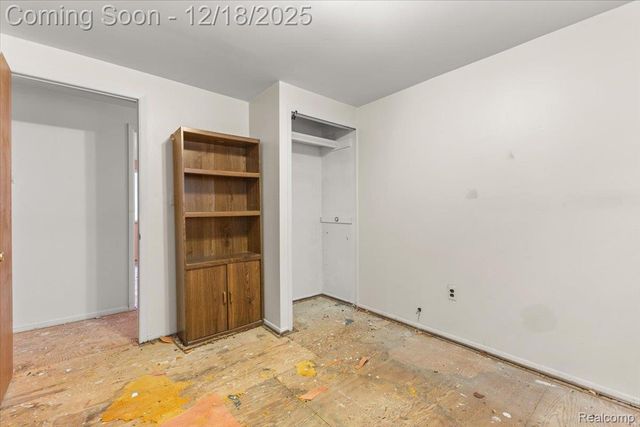 13227 Grand Haven Drive, Sterling Heights, MI 48312